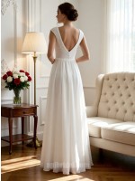 White Plunging V-Neck Lace Patchwork Form-Fitting Floor-Length Flowing Tulle Wedding Gown