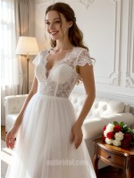 White Plunging V-Neck Lace Patchwork Form-Fitting A-Line Airy Tulle Wedding Gown with Sweep Train