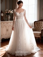 英文：APJbridal Romantic Vintage Long Sleeve Lace A-Line Wedding Dress with Square Neckline and Floral Appliques