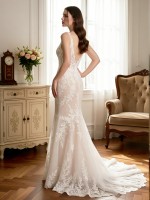 APJbridal 高端定制深V领鱼尾蕾丝婚纱 | 浪漫复古风主婚纱 | 适用于教堂/庄园婚礼